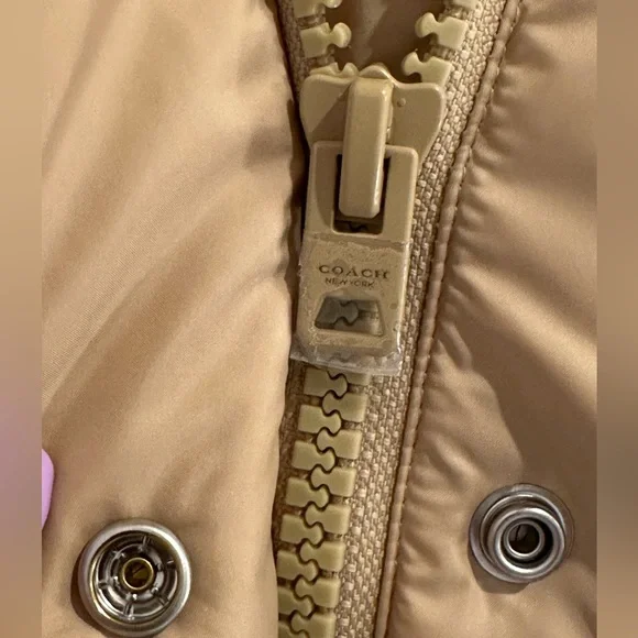 Women’s size: LARGE Beige Coach short down puffer coat( ONLY WORN ONCE!) - Picture 7 of 16